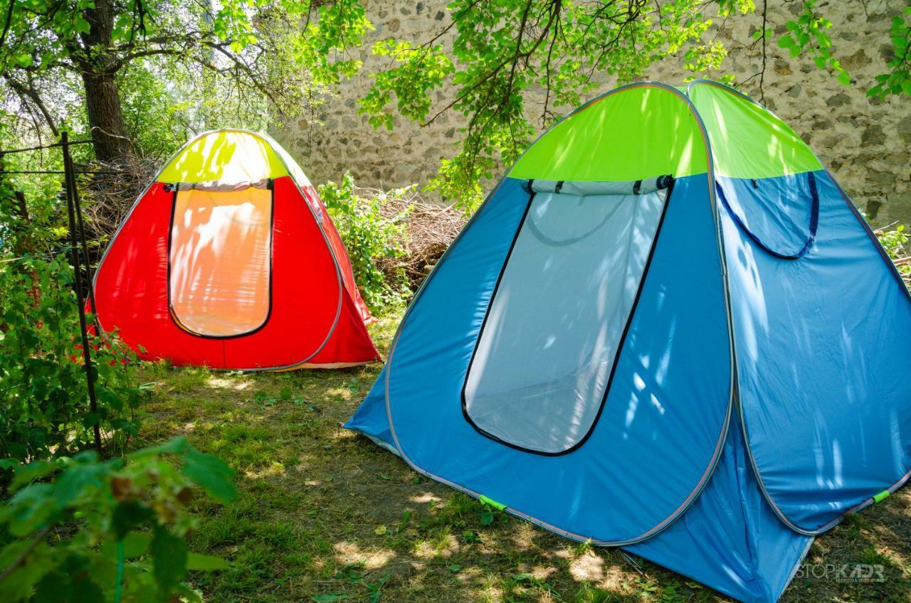 Camp'In Goris Hotell Exteriör bild