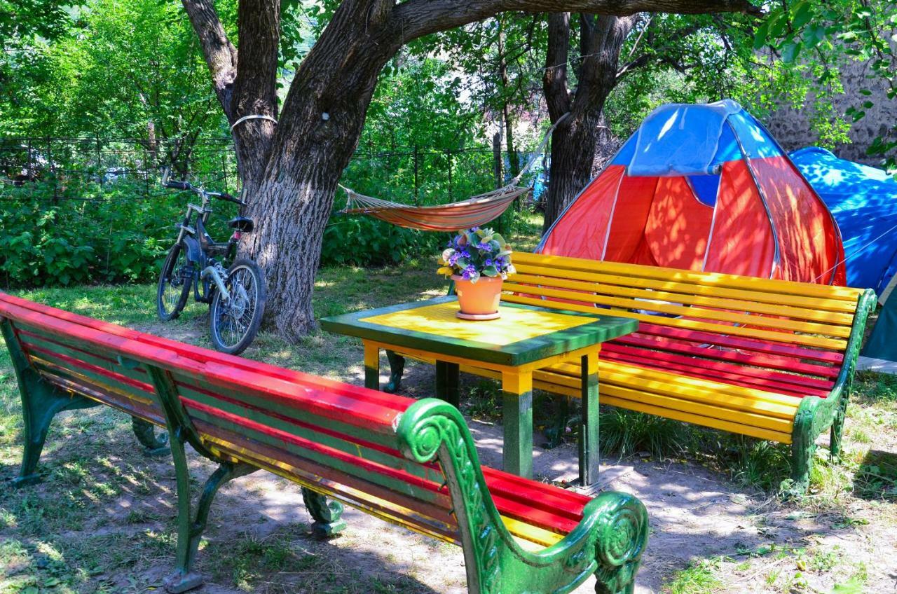 Camp'In Goris Hotell Exteriör bild