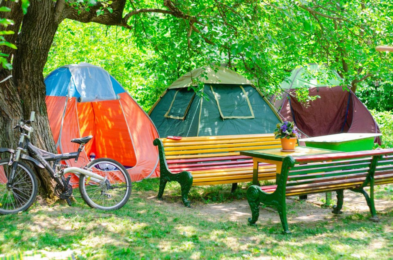 Camp'In Goris Hotell Exteriör bild
