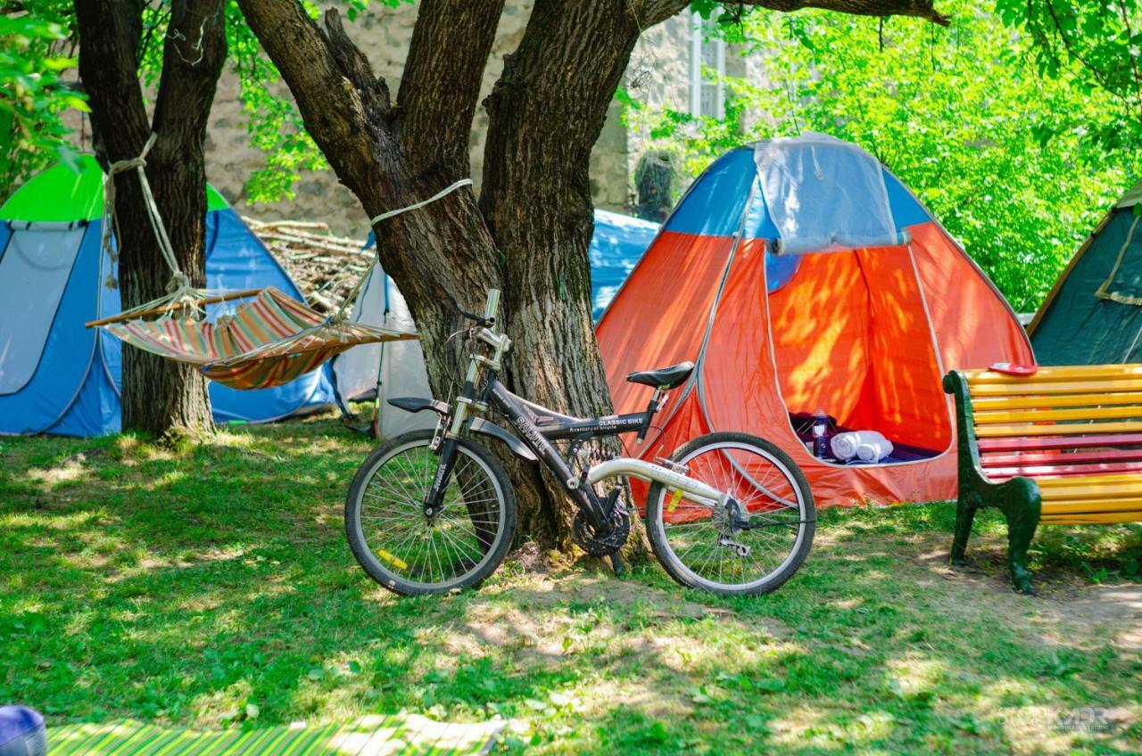 Camp'In Goris Hotell Exteriör bild